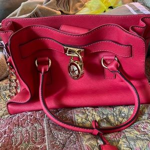 Michael Kors purse never used just don’t like it.